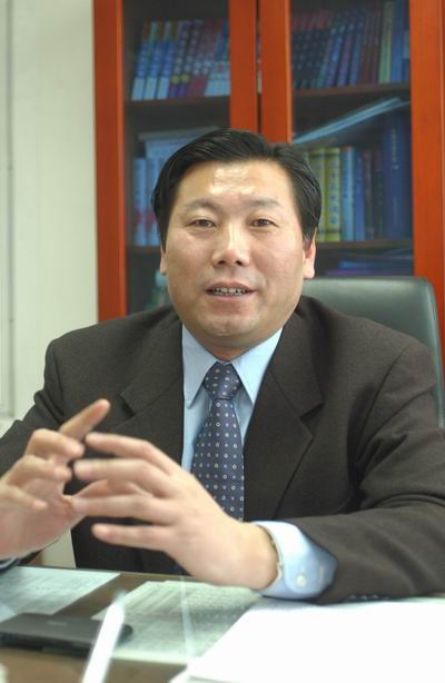 中国铁路提速水平跻身世界先进行列——访铁道部副部长胡亚东